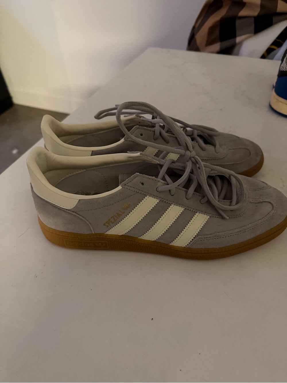 adidas Men's Light Gray Suede Sneakers with White Stripes and Gum Sole - Picture 2 of 5